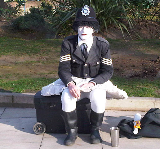 show & tell: Leto: mime on his cigarette break