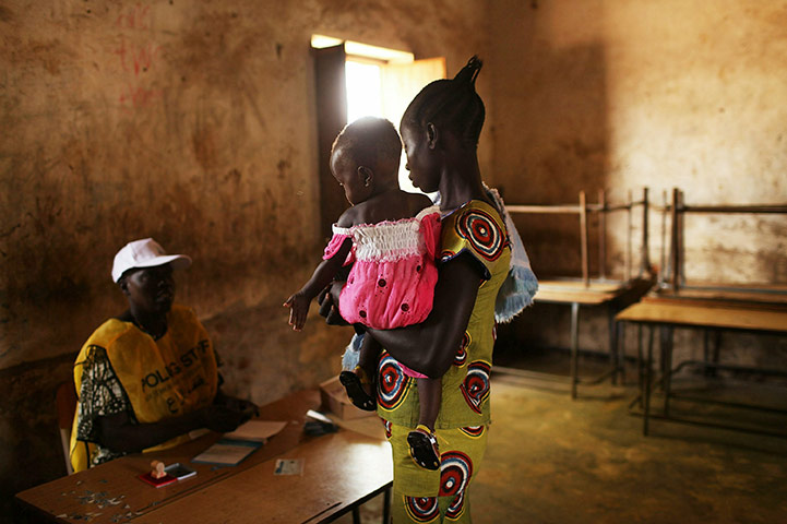 sudan: southern sudanese begin to vote in historic independence referendum
