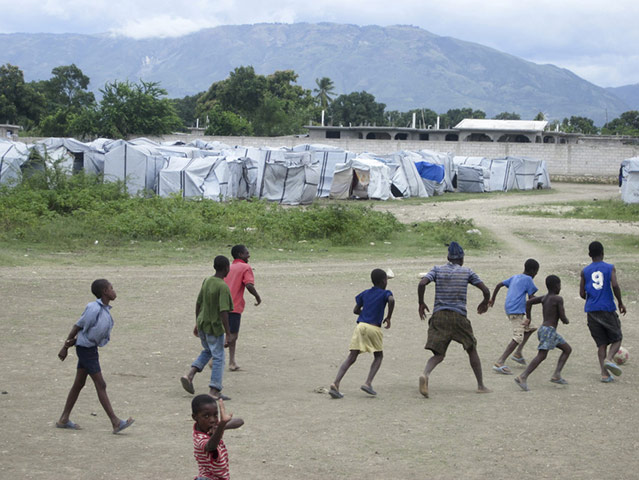 Haitian teenagers: document their nation though unique photographs in Jacmel