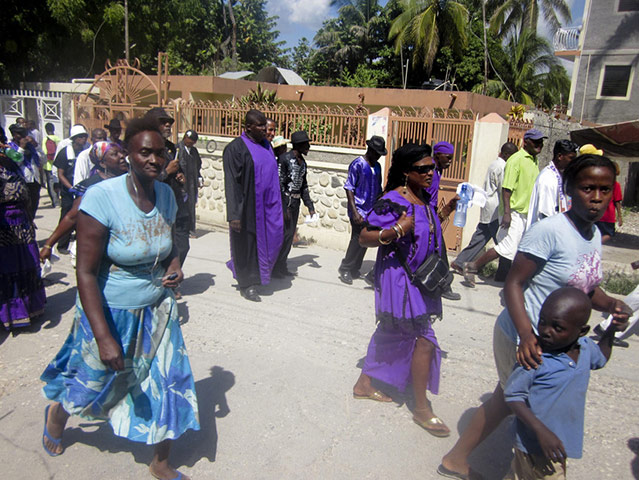 Haitian teenagers: document their nation though unique photographs in Jacmel