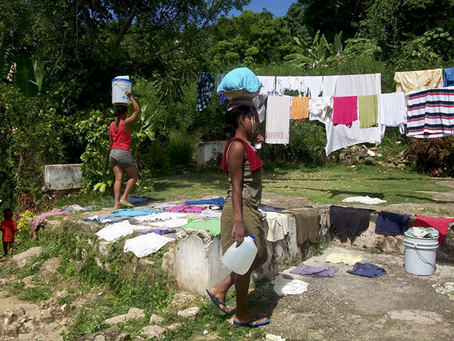 Haitian teenagers: document their nation though unique photographs in Jacmel