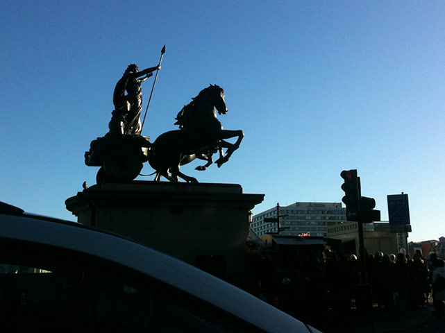 Week in pics: Warwick: statue on the Embankment