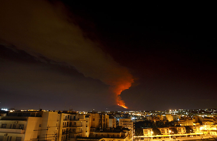 24 hours in pictures: Mount Etna erupts