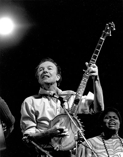 George Pickow: Photo of Pete Seeger