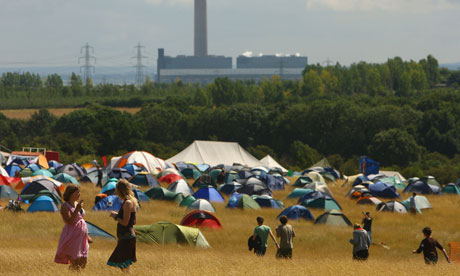 Protesters near the Kingsnorth power station in 2008