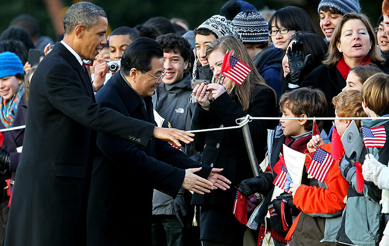 Hu Jintao Washington: Barack Obama greets school children with Hu Jintao