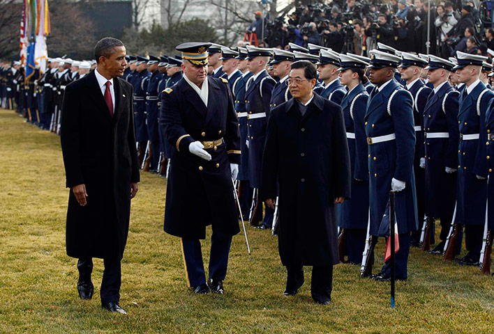 Hu Jintao Washington: Barack Obama and Hu Jintao review members of the US Armed Forces