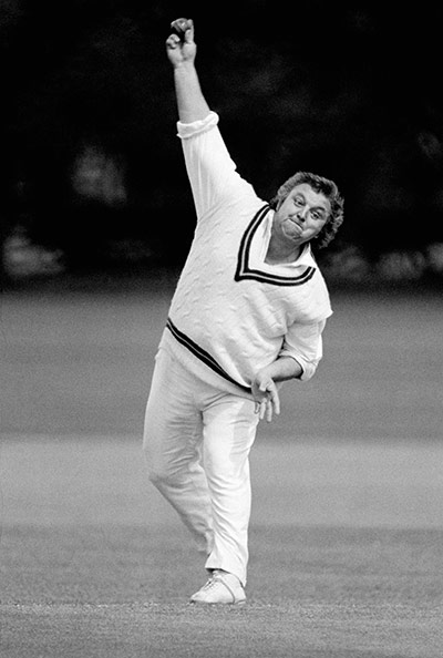 Fat Cricketers: Colin Milburn bowling for Northamptonshire