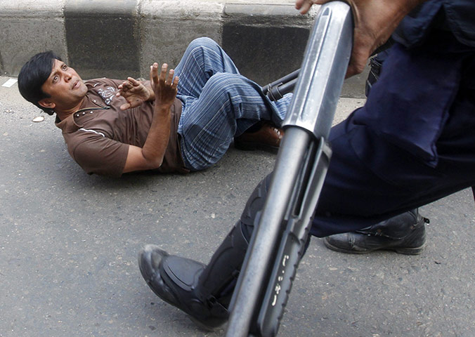 24 hours in pictures: A clash in front of the Dhaka stock exchange