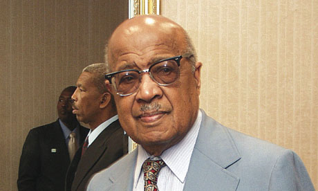 sir ellis clarke Sir ellis emmanuel innocent clarke, tc, gcmg (28 december 191730 december 2010) was the second and last governor-general of trinidad and tobago and the first president of trinidad and tobago. sir ellis clarke Sir ellis emmanuel innocent clarke, tc, gcmg (28 december 191730 december 2010) was the second and last governor-general of trinidad and tobago and the first president of trinidad and tobago.