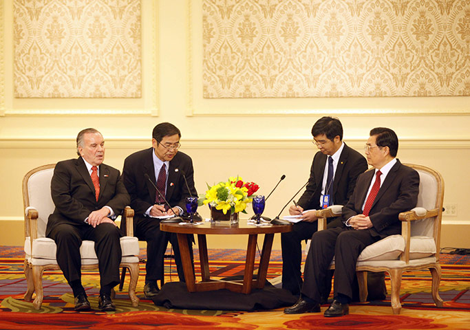 Hu Jintao: Chinese President Hu Jintao confers with Chicago Mayor Richard Daley