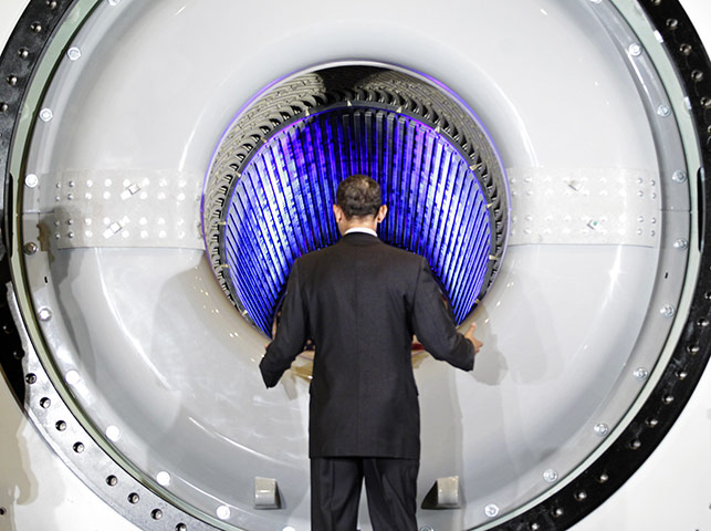 24 hours in pictures: President Obama and the generator