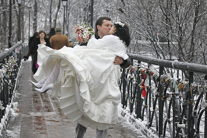 24 hours in pictures: Ukranian wedding