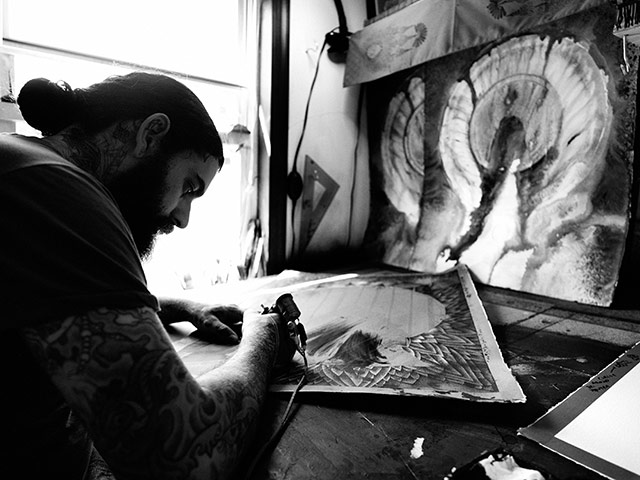 Thomas Hooper's Art: Hooper at work