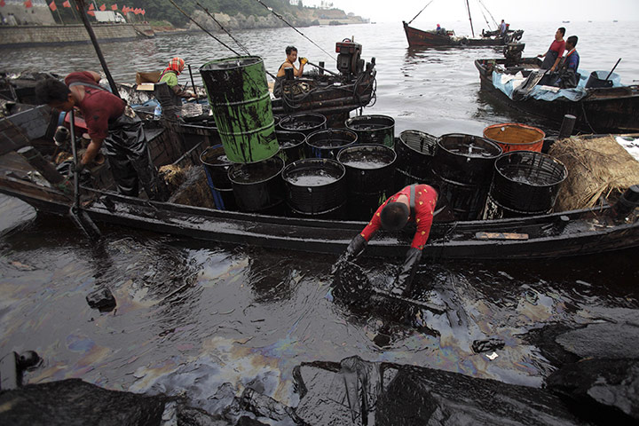 2010 Environment in China: Dalian oil spill