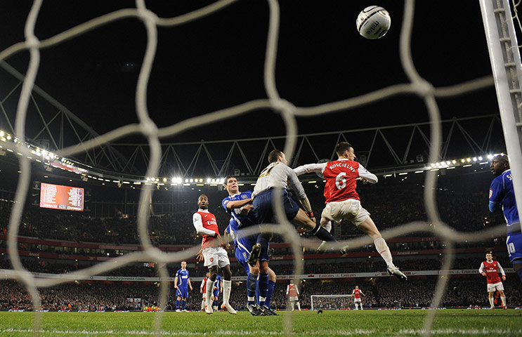 Arsenal v Ipswich Town: Koscielny heads home Arsenal's second against Ipswich