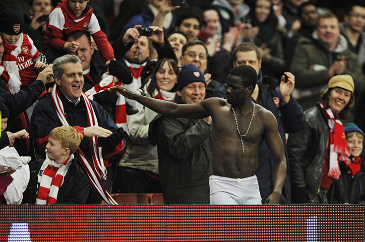 Arsenal v Ipswich Town: Emanuel Eboue strips off in celebration
