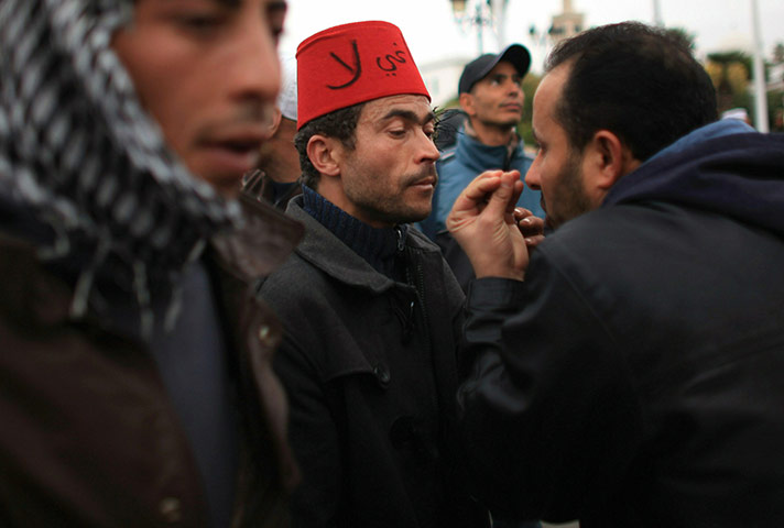 24 hours in pictures: demonstrations continue in tunisia 