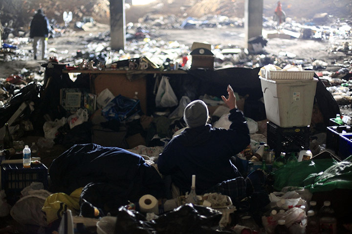 24 hours in pictures: A homeless man in Philadelphia, USA