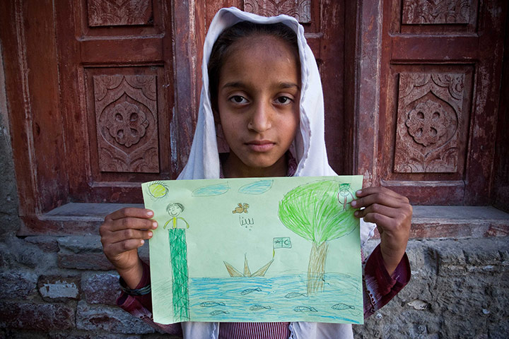Art Therapy : for children traumatised by floods, Pakistan