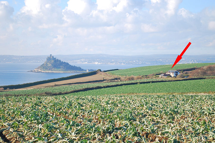 Snooping around: Snooping around - Perranuthnoe, Cornwall