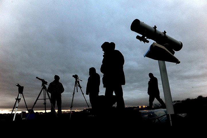 eclipse: Members of the Newcastle Astronomical Society