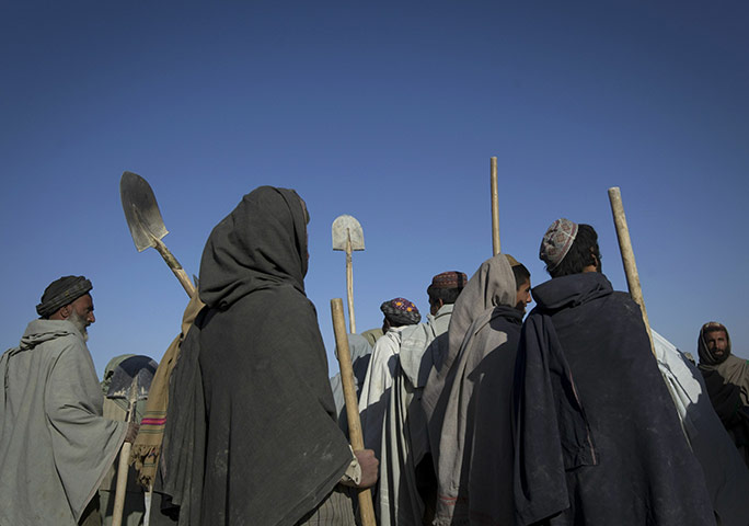 24 hours: Arghandab Valley, Afghanistan: Afghan villagers hired to construct canals 