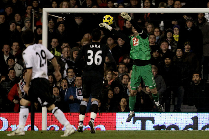 Tuesday Premier League: Scott Carson misses Simon Davies' shot, 1-0 to Fulham