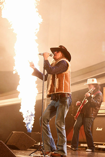 People's Choice Awards: Musician Kid Rock performs onstage