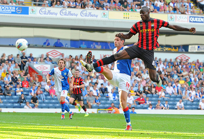 Saturday Roundup: Manchester City's Balotelli scores their second against Blackburn Rovers