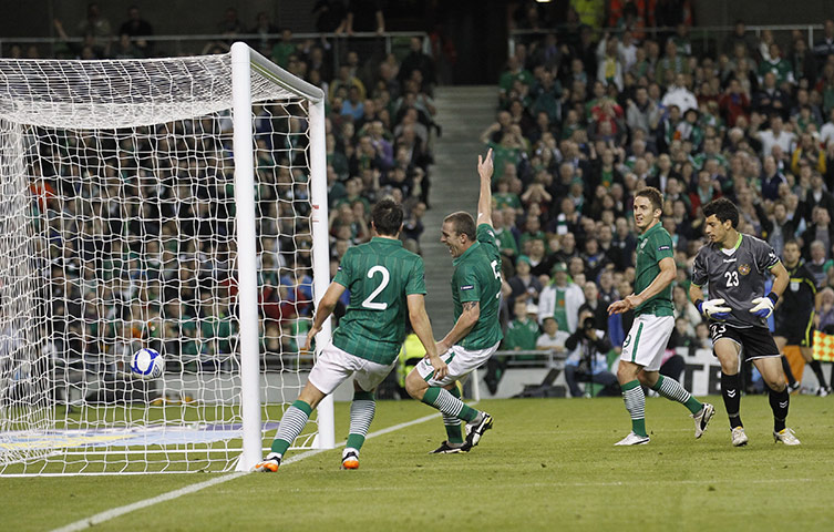 Euro 2012 Qualifiers: Richard Dunne scores for Republic of Ireland v Armenia