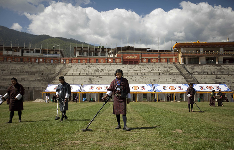 Bhutanese-security-office-016.jpg