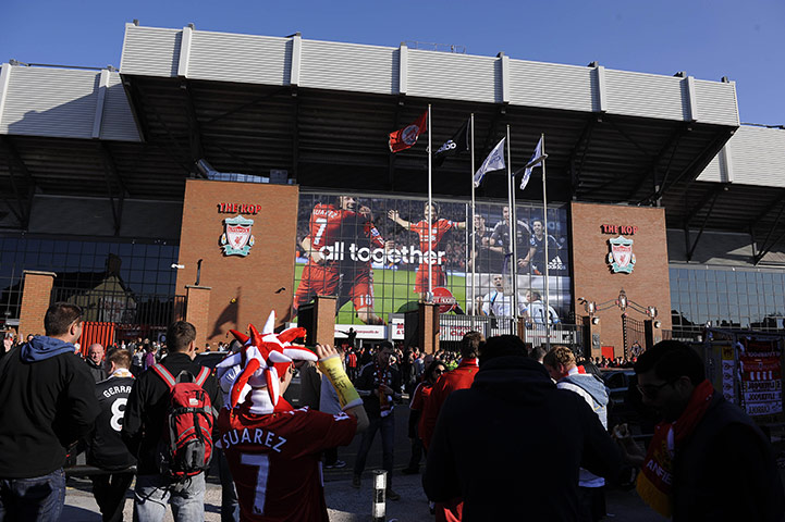 Liverpool v United: Fans outside Anfield ahead of the match against Manchester United