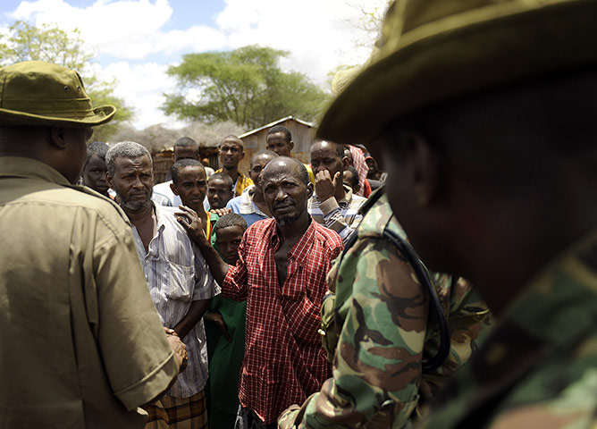 24 hours: Liboi, Kenya: Kenyan security forces talk with residents