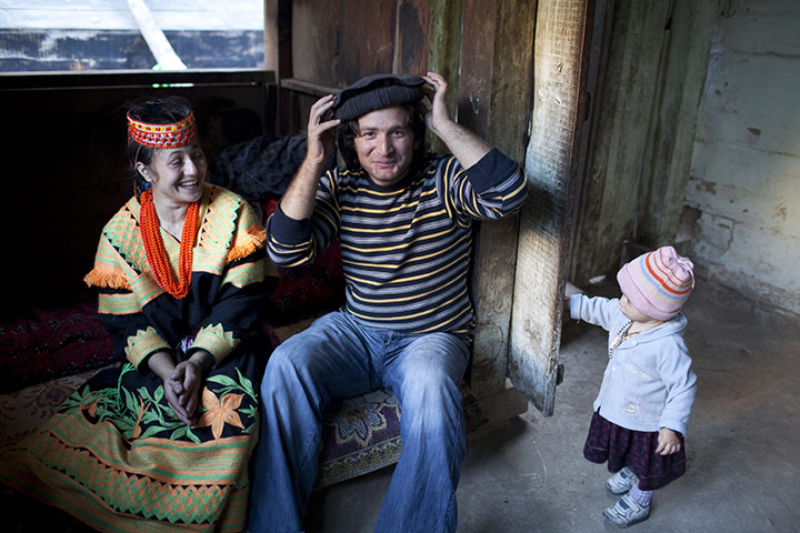 Kalash valley, Pakistan: Young Kalash married couple in Bumburet