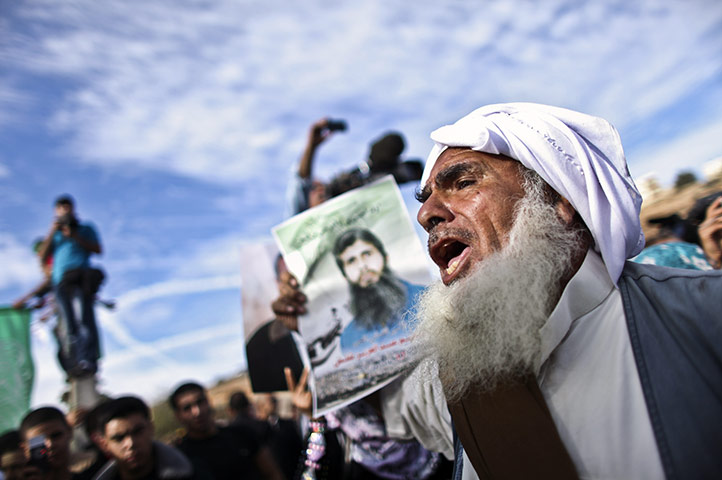 Shalit release: Palestinians celebrate the prisoner swap deal reached 