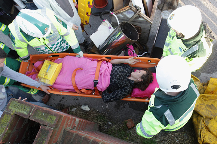 Dale Farm camp: An ill resident, is evicted by police and paramedics, Dale Farm
