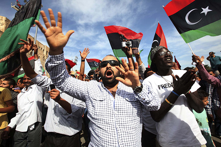 Sirte celebrations: People celebrate in Martyrs square