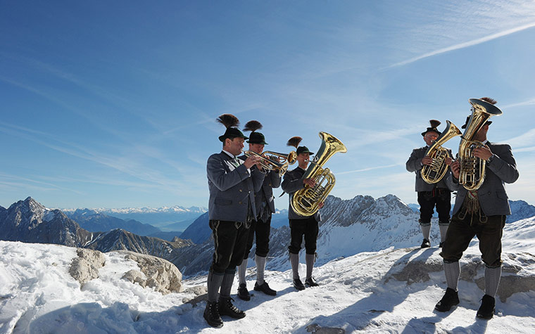 Week in music: Musicians dressed in traditional Bavarian clothes