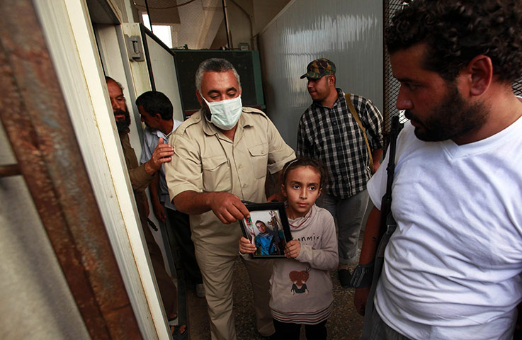 Libya after Gaddafi: Girl leaves the cold storage after seeing body Muammar Gaddaf, Misrata