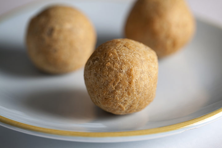 Diwali sweets: Mawa Kachori