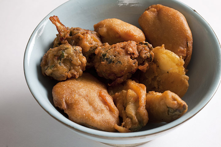 Diwali sweets: Urad Pakoras