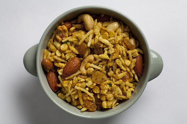 Diwali sweets: Chevda