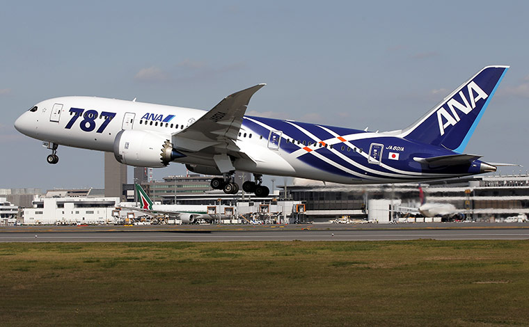 Dreamliner first flight: Boeing 787 takes off for the airplane's innaugural commercial flight 