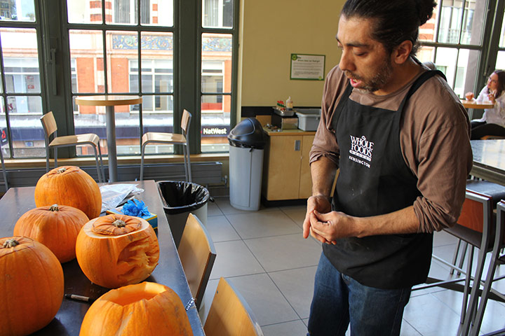 Halloween pumpkin carving: Halloween pumkin carving 4