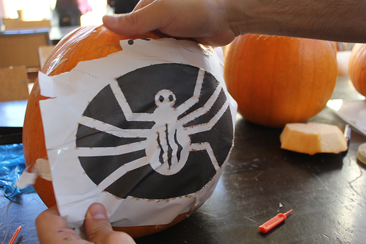 Halloween pumpkin carving: Halloween pumkin carving 5