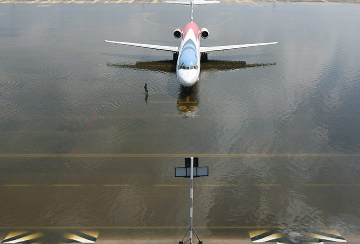 thailand flooding: Don Mueang domestic airport in Bangkok 