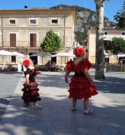 Campo Viejo Photography: Caroline Elmhirst children dancing
