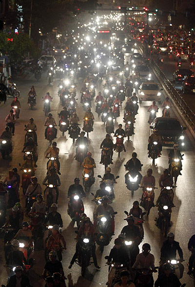24 Hours: Hanoi, Vietnam: Commuters at rush hour