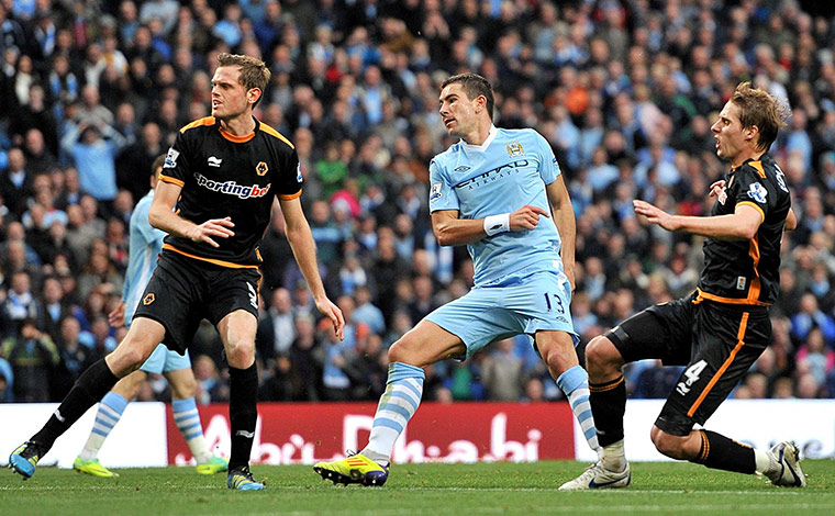 Premier League roundup: Aleksandar Kolarov watches his shot go in